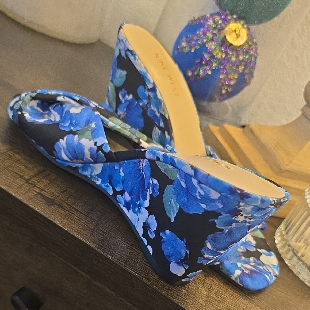 Nine West Blue Floral Wedges